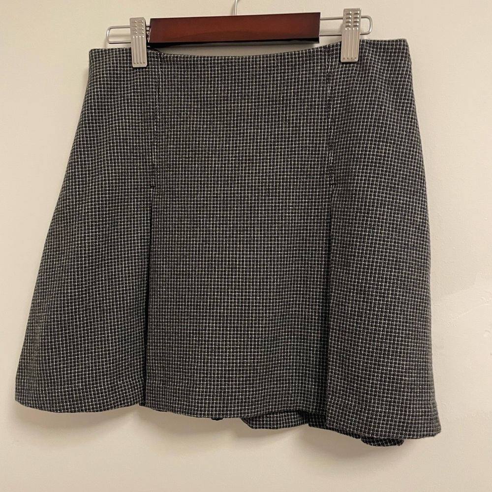 Abercrombie & Fitch Black and White A-Line Skirt